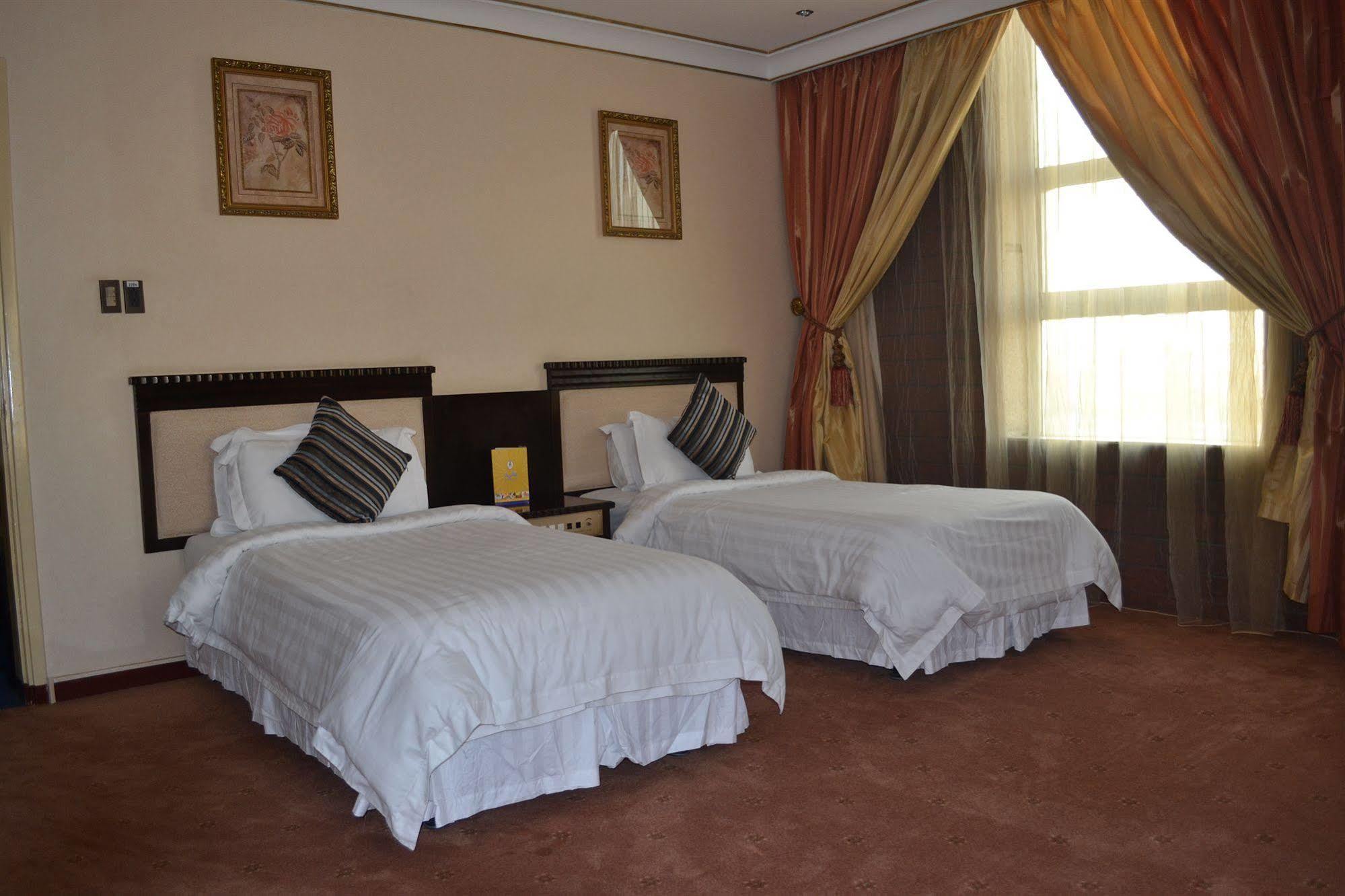 Bilqase Throne Hotel Даммам Экстерьер фото